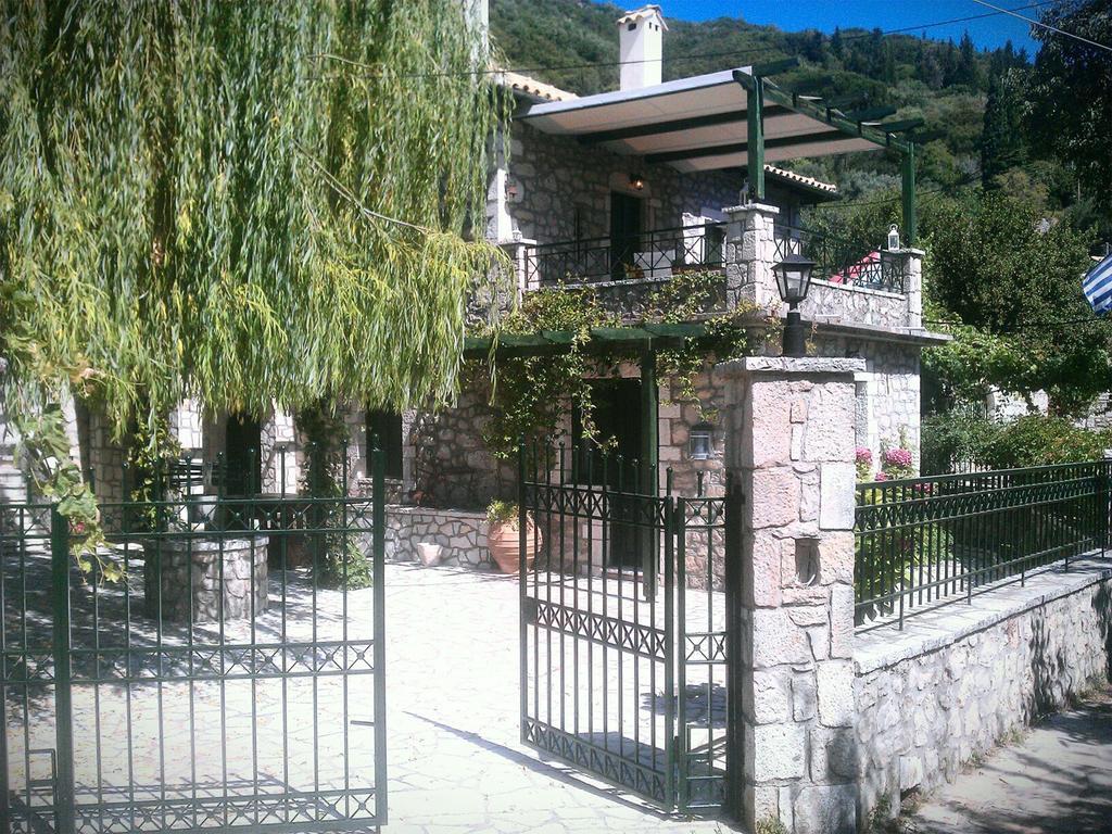 Sterna Apartment Asprogerakata Exterior foto